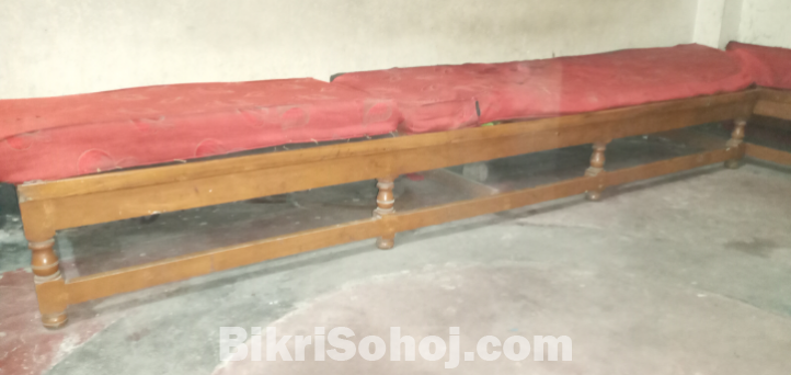 সোফা বিক্রি করা হবে । sofa